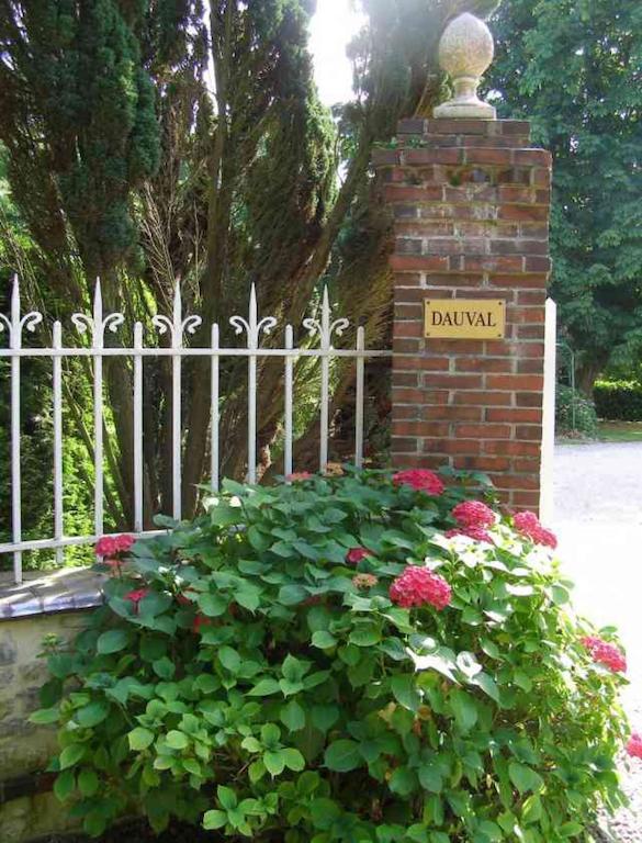 Bed and Breakfast Ferme De Dauval Mandeville-en-Bessin Экстерьер фото
